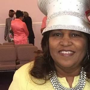 Meet your Posher, Saundra